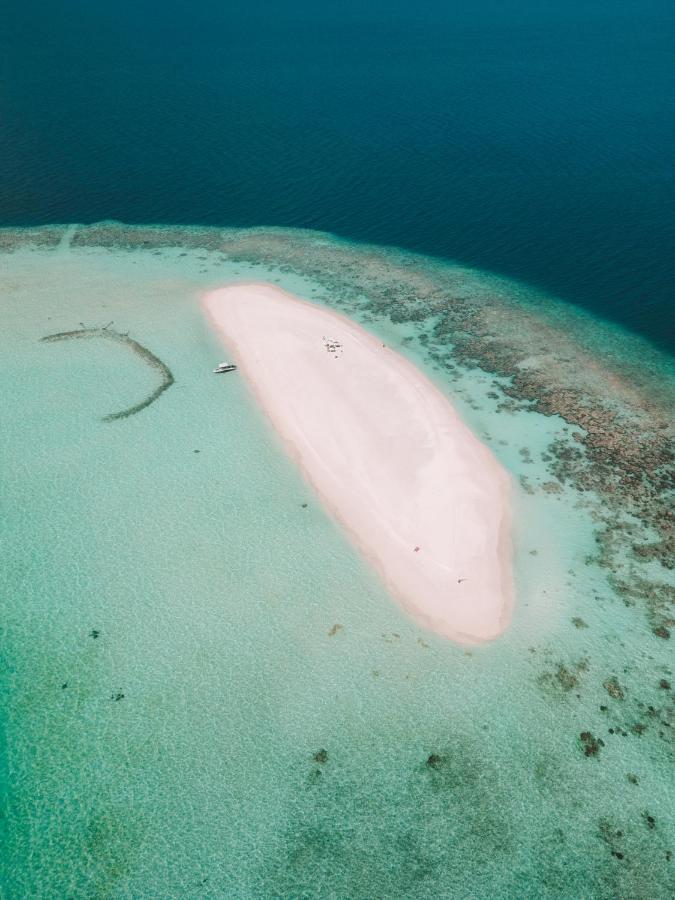 Sunrise By White Sand Dhigurah Дігура Екстер'єр фото